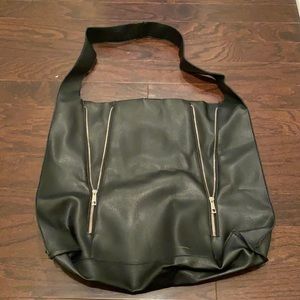 Black zipper tote with magnetic closure